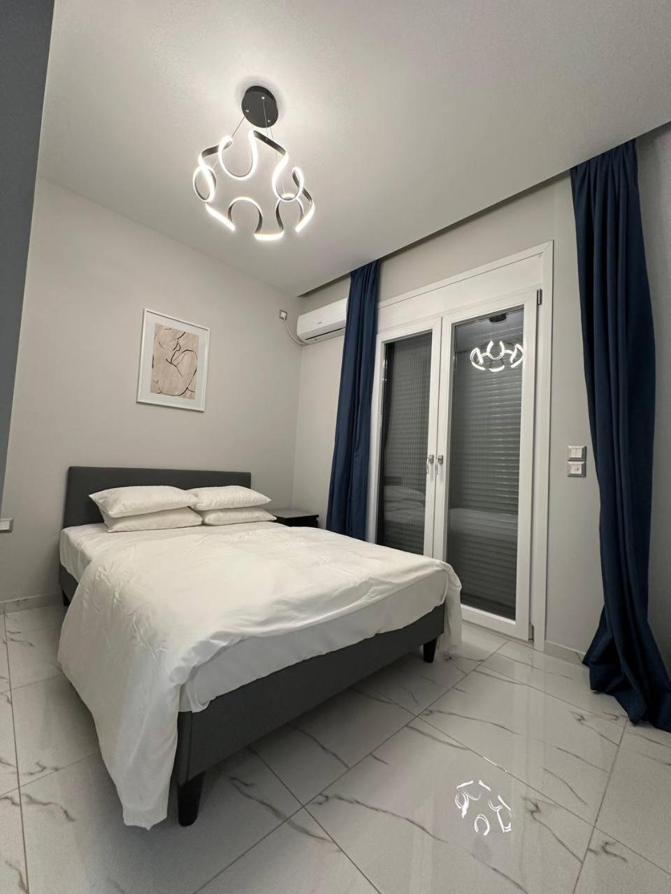 Warm And Modern Brand New Apartment بيرايوس المظهر الخارجي الصورة