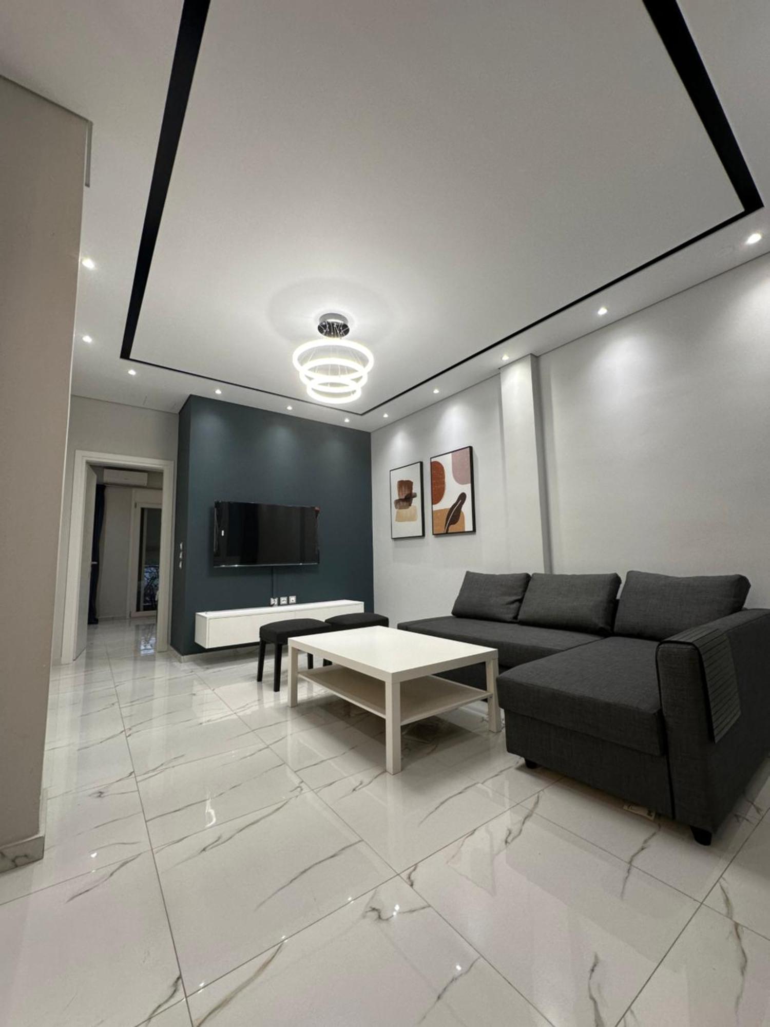 Warm And Modern Brand New Apartment بيرايوس المظهر الخارجي الصورة